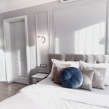 Central Spacious Apartment With Balcony - Alba Carolina Alba Iulia Exterior foto